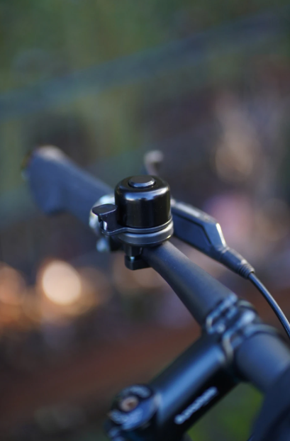 Prophete Smart Fahrradklingel – Mattschwarz – Apple „Find My“ Tracker – Aluminium