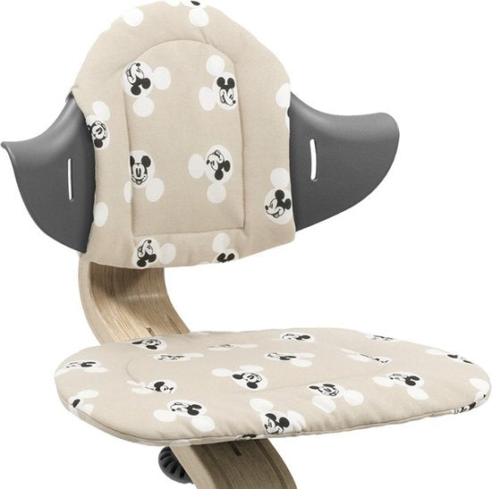 Stokke Nomi-Kissen, Mickey Signature – Für Weichheit und Komfort auf dem Nomi-Stuhl und -Kinderstuhl – Für Kinder ab 6 Monaten – Wendbar und maschinenwaschbar