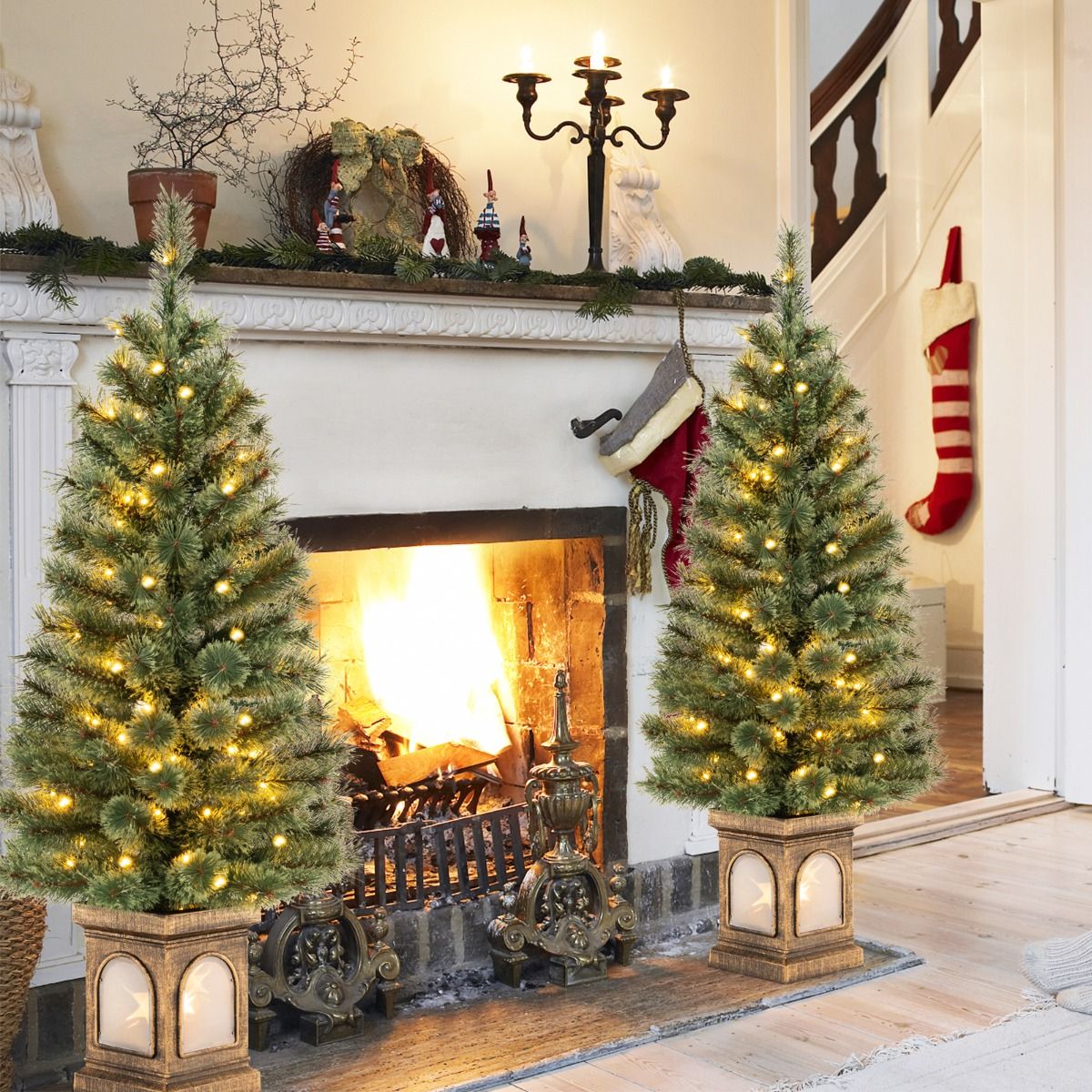 Coast Künstlicher Weihnachtsbaum 120 cm Grün/Gold - 116 Zweige - 100 LED-Lichter - Zementgefüllter Sockel - Fernsteuerung