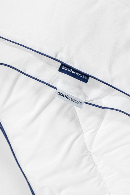 SoulsnoozeÂ® - Luxuriöse 4-Jahreszeiten-Bettdecke 240 x 220 - Doppelbettdecke - Partnerbettdecke - Verstellbar pro Seite - 30 Tage Probeschlafen - Hotelqualität - Anti-Allergie - Sommer- & Winterbettdecke