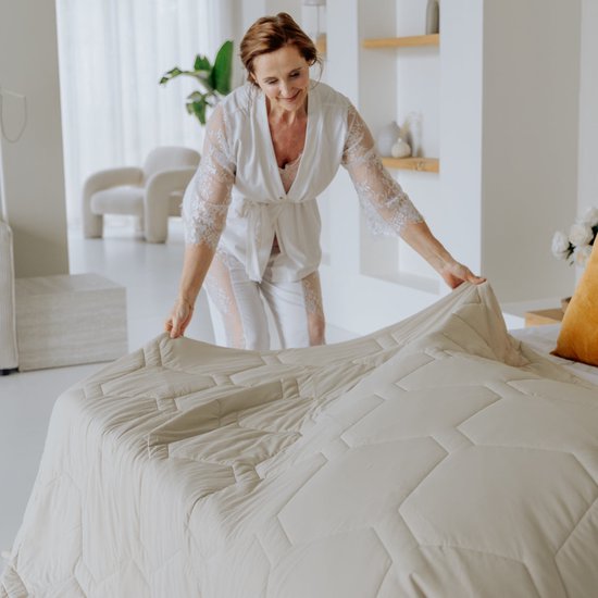 HappyBed Bettdecke ohne Bezug 240 x 220 – Waschbare Sommerbettdecke – Bedruckte Bettdecke ohne Bezug – Bettdecke ohne Bezug – Einzelbetten – Taupe