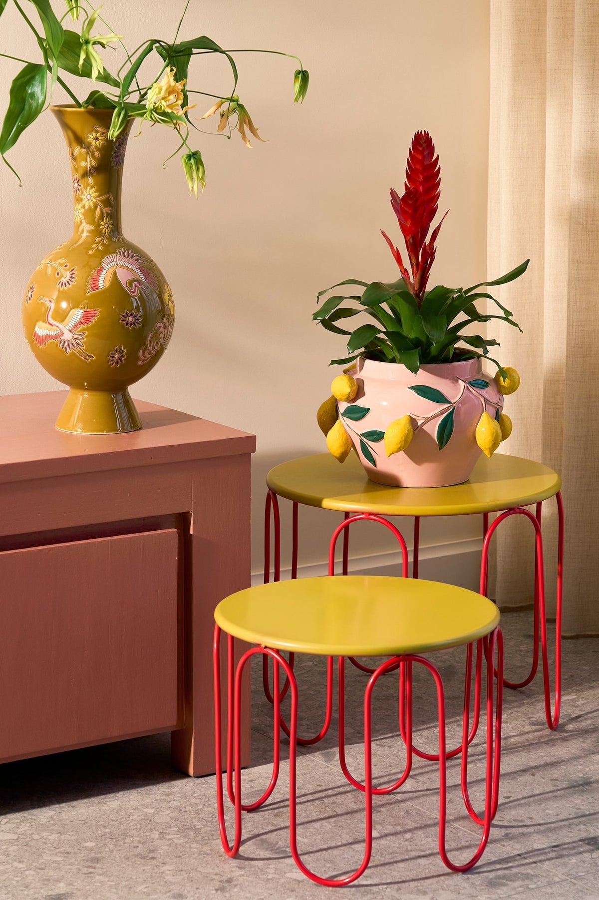 Mica Decorations „Sunkissed“ Beistelltisch 32 x Ø 38 cm – gelb