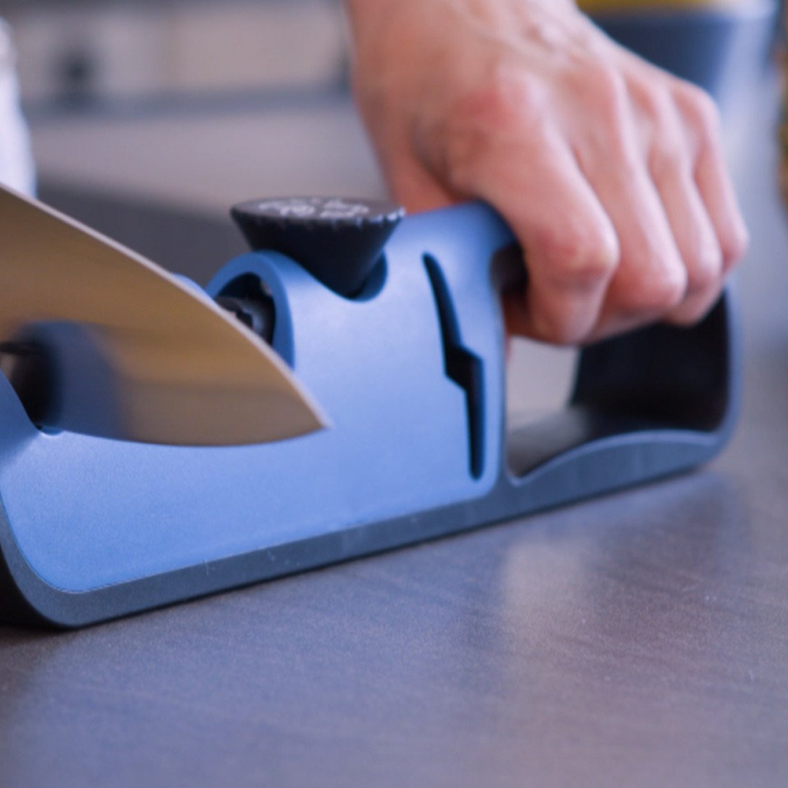 Livington BladeStar 3-in-1-Messerschärfer – Einstellbarer Schleifwinkel – Dreistufensystem – Für Messer und Scheren