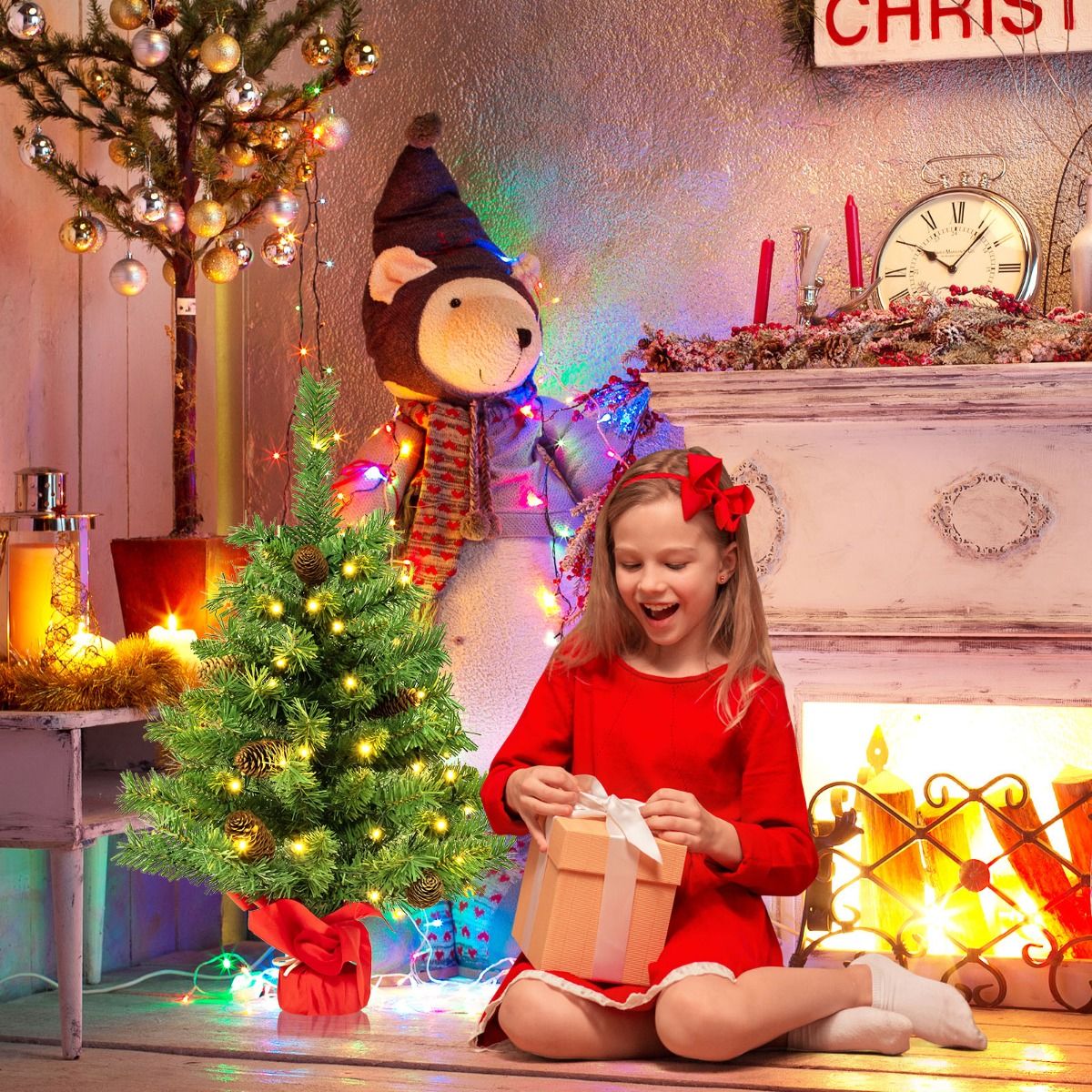 Coast Künstlicher Weihnachtsbaum mit Led-Lichtern und Tannenzapfen - Tischweihnachtsbaum mit Zementsockel - Grün - 64 cm