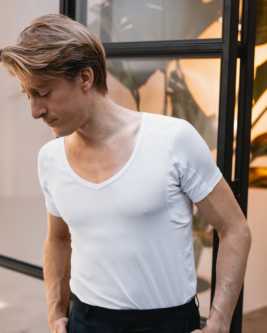 Fibershirts Anti-Schweiß-Shirt mit tiefem V-Ausschnitt – Weiß – M – Herren