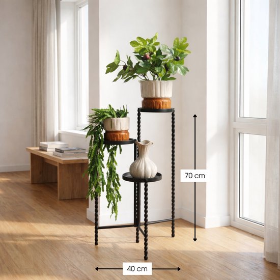 Mica Decorations Salvo Pflanzenregal – Pflanzenständer für Zimmerpflanzen – Pflanzentisch für den Innenbereich – Pflanzenuntersetzer mit drei Ablagen – 40 x 40 x 70 cm – Eisen – Schwarz