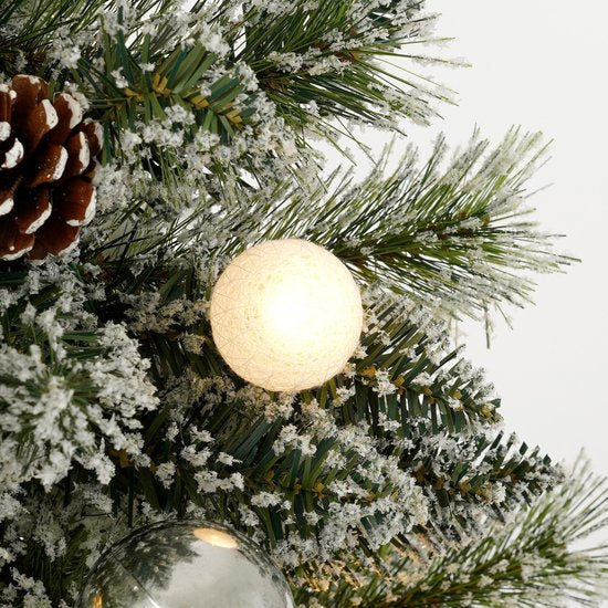 Black Box Trees Kaprun Weihnachtsbaum im Topf – Grün, Frosted Silber, Warmweiß – batteriebetrieben und mit Timer-Funktion – Höhe 90 cm