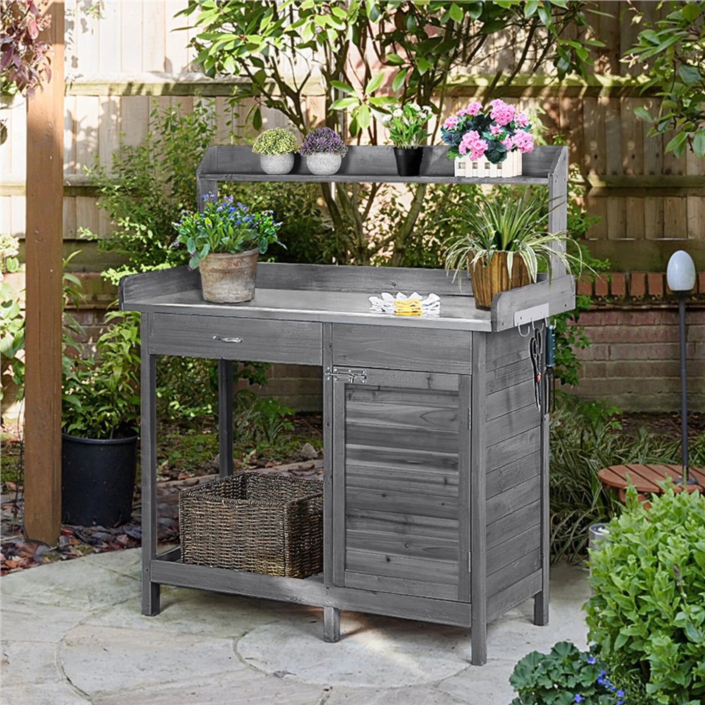 Yaheetech Blumentisch Gartentisch - 101 x 46,5 x 125 cm - Ausgestattet mit verzinkter Metallarbeitsplatte und 3 Seitenhaken und abnehmbaren Seitenwänden - Für Garten und Balkon - Graue Fichte und Metall