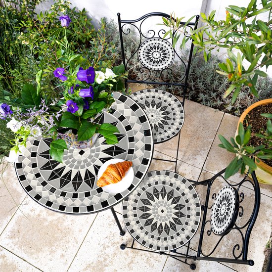 AXI Amélie Bistro-Stühle – Zusammenklappbar – Schwarz/Weiß – Zusammenklappbare Gartenstühle aus Metall – Hohe Rückenlehne – 2er-Set – Mosaik-Optik – Mit Keramikfliesen eingelegt – 150 kg Tragkraft – Garten, Terrasse oder Balkon