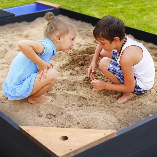 AXI Kelly Sandkasten mit Wasserbecken und Bank Anthrazit/Braun – mit 2 blauen Becken – inklusive Abdeckplane und Bodenvlies