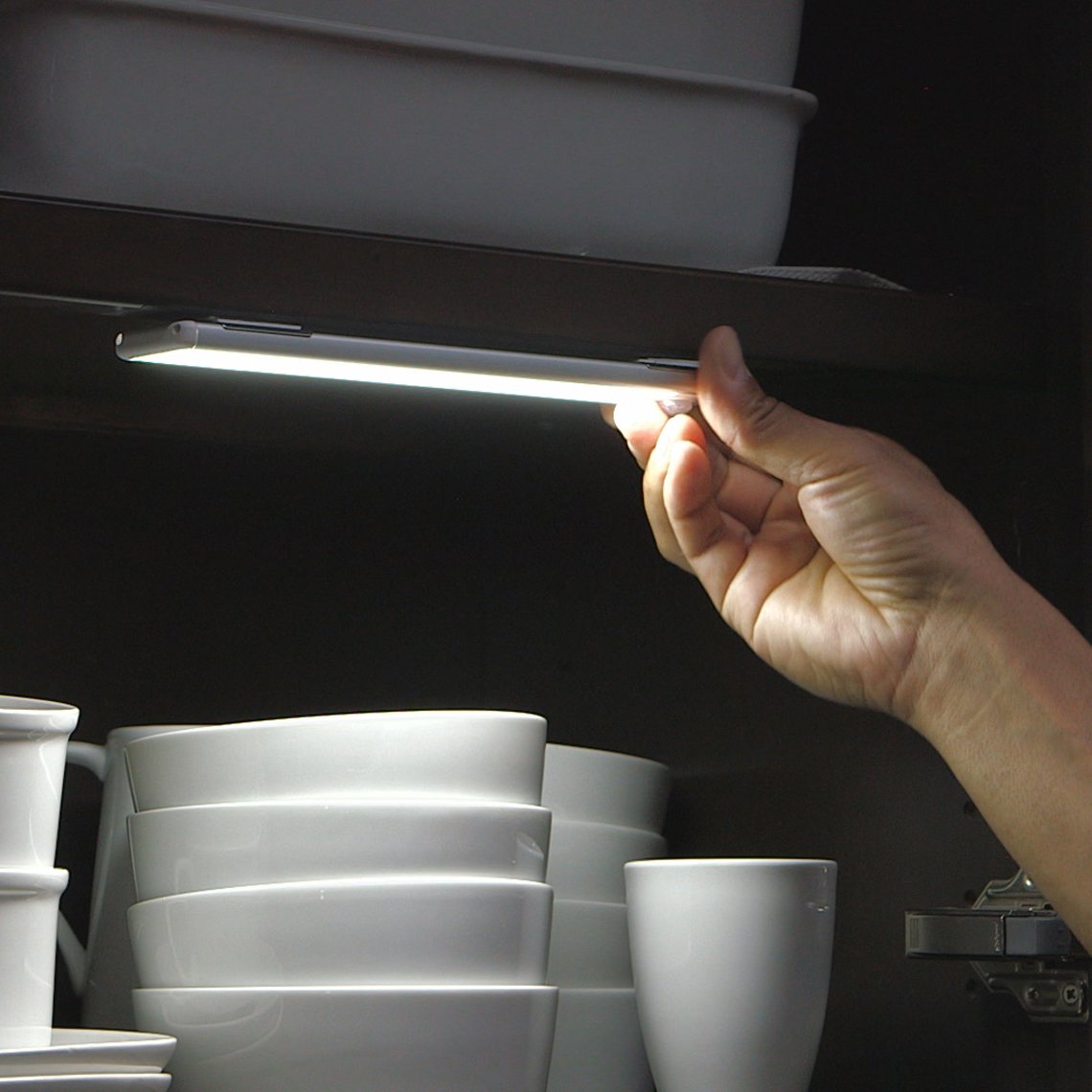 HandyLUX Slim Bright LED-Lichtleiste – magnetisch befestigbar – Bewegungssensor – kabelloser Betrieb – ultrahelles Licht