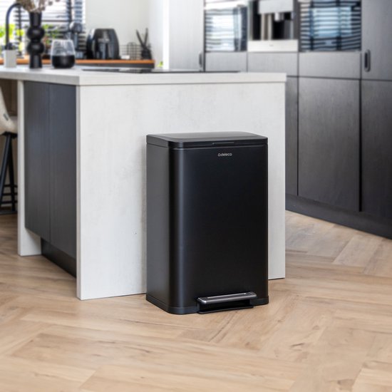 Deleca Mülleimer Prestige - 50 Liter - breit - Edelstahl Mülleimer / Abfallbehälter / Tret-Abfallsammler - mit Fußpedal und Slow Close - Mattschwarz