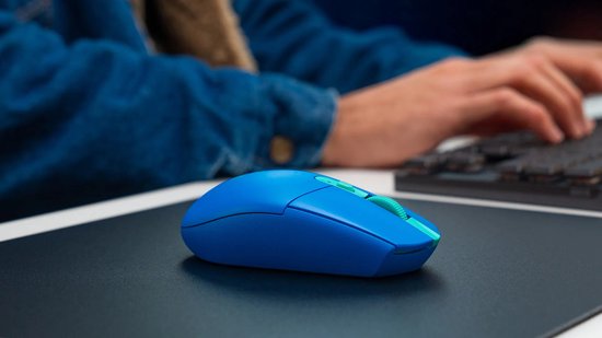 Logitech G305 Lightspeed Gaming-Maus, Bluetooth, optisch, blau, 6 Tasten, 12.000 dpi, beleuchtet, ergonomisch