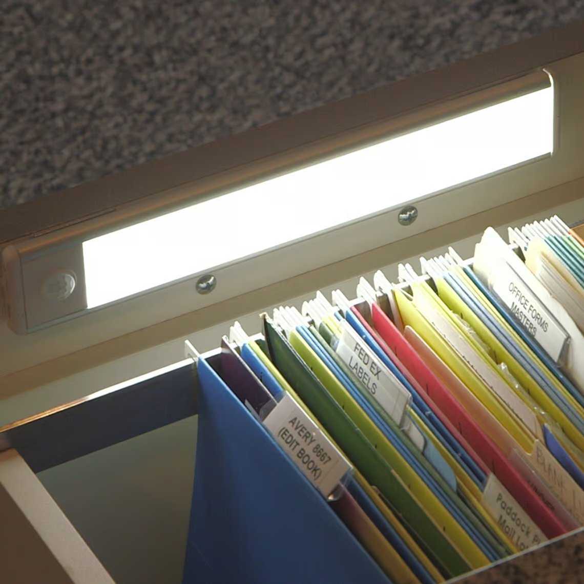 HandyLUX Slim Bright LED-Lichtleiste – magnetisch befestigbar – Bewegungssensor – kabelloser Betrieb – ultrahelles Licht