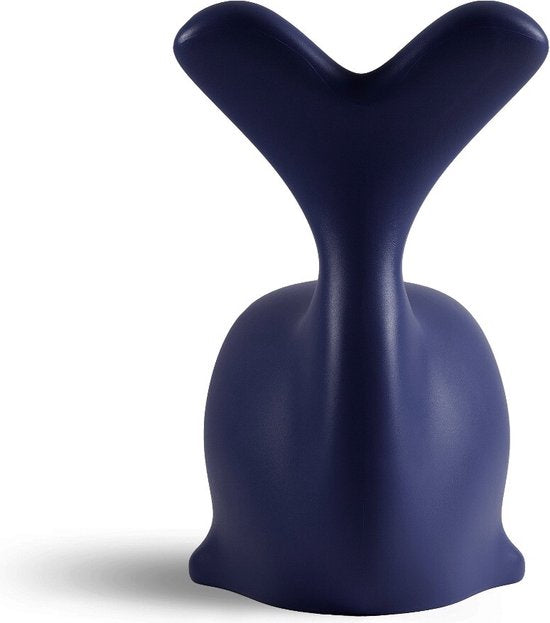 Wal-Stuhl Marineblau / Whalechair Navyblue – Design-Beistelltisch – aus Fischernetz – in gutem Zustand.