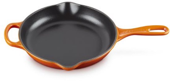 Le Creuset Skillet Signature – Orangerot – Ø 23 cm – Emaillierte Antihaftbeschichtung – Für alle Herdarten geeignet, einschließlich Induktion – Spülmaschinenfest – Lebenslange Garantie