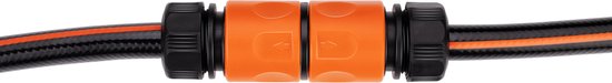 BLACK+DECKER Verbindungs-Gartenschlauch - ⌀ 3.2 x 5.2 CM - 2 Schläuche verbinden - Schwarz