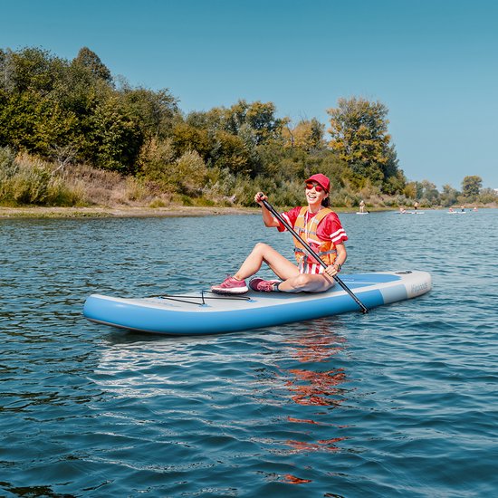 LifeGoods SUP Board All-round Compact - 100 KG Belastbarkeit - 300 x 76 cm - Aufblasbar - Komplettes SUP Paket - Weiß/Himmelblau