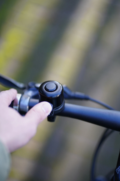 Prophete Smart Fahrradklingel – Mattschwarz – Apple „Find My“ Tracker – Aluminium