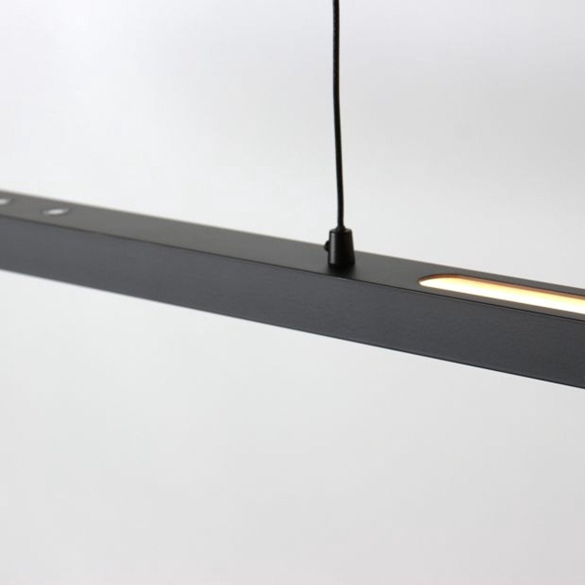 Steinhauer Bande LED-Pendelleuchte - Schwarzes Metall - Designleuchte mit oberem und unterem Licht - Verstellbar - Modern & funktional - 3-flammig - 3800 Lumen