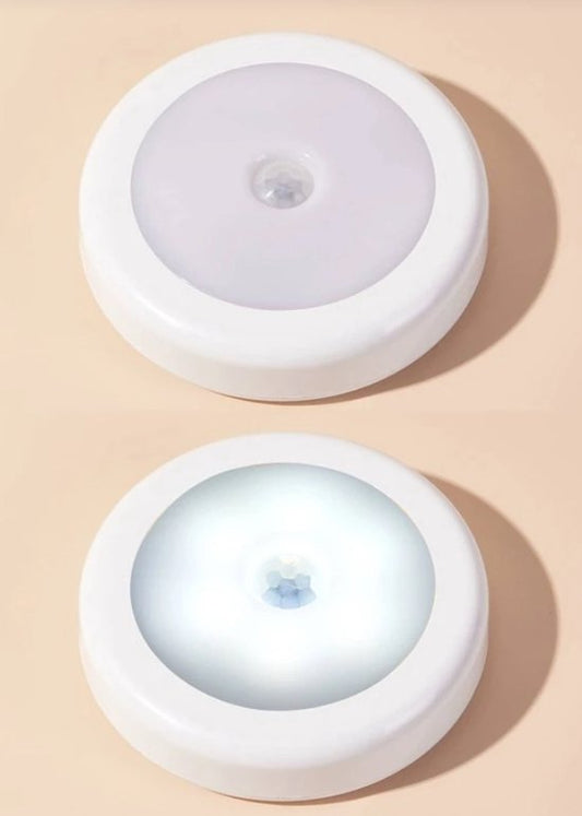 SGD Batteriebetriebene LED-Lampe mit Bewegungssensor 8x8x1,80cm