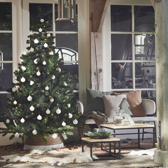 Black Box Trees Charlton Weihnachtsbaum – Weihnachtsdekoration für den Innenbereich mit natürlicher Ausstrahlung – Kunstbaum aus weichen PVC-Nadeln für einen realistischen Look – H 155 x Ø 91 cm – Grün