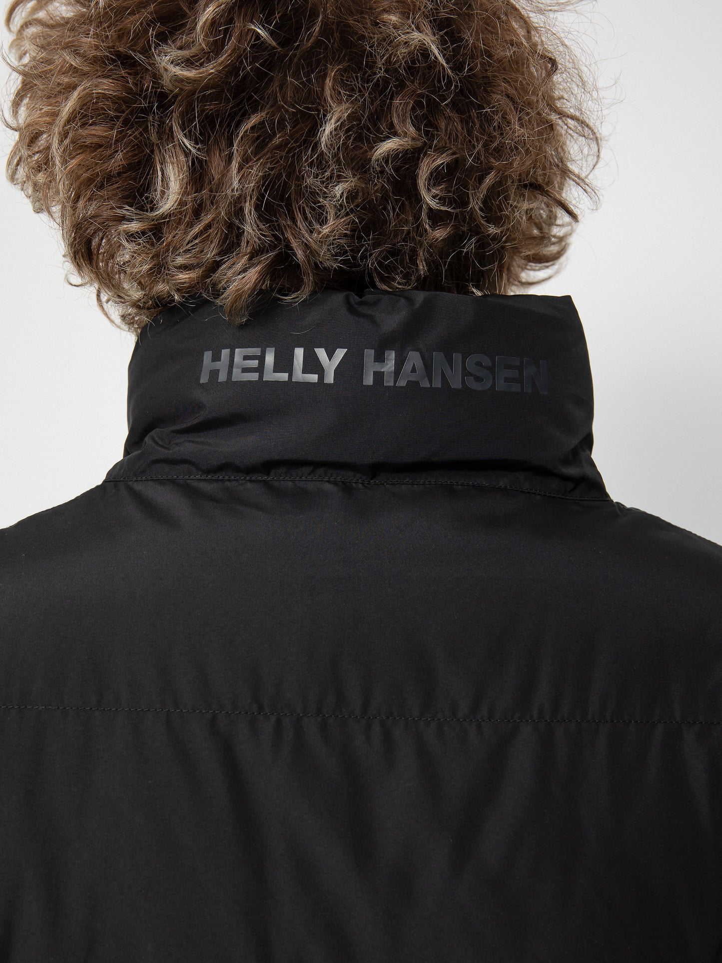 Helly Hansen Urban Reversible Down Jacket - Schwarz - Größe M - Herren - Stylische und funktionelle Winterjacke