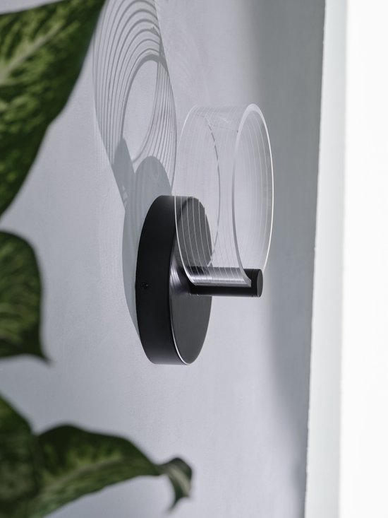 Die LEDVANCE DECOR Circle Wandleuchte in Kreisform bietet eine Beleuchtungsvariante mit 8 Watt und verfügt über die Click-CCT-Funktion zur flexiblen Anpassung der Lichtfarbe.