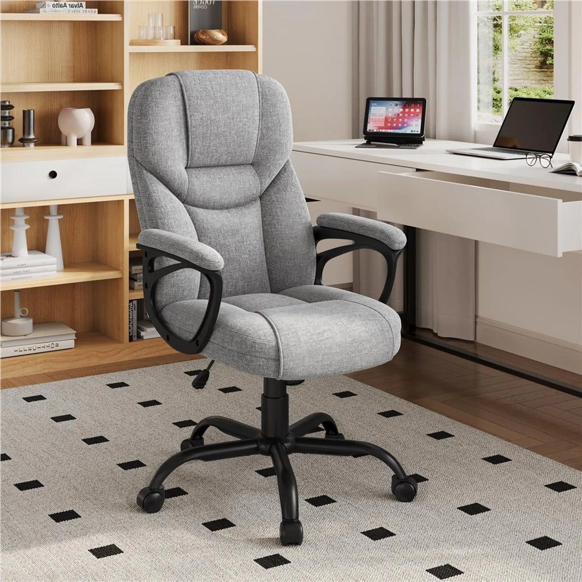 Ergonomischer Bürostuhl mit Armlehnen, um 360° drehbar, höhenverstellbar und mit Wippfunktion, grau