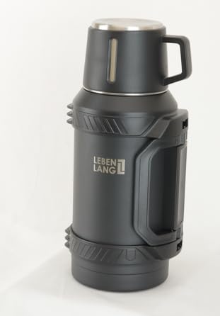 LEBENLANG - Thermos 1.5L - Edelstahl Isolierflasche mit Becher, Teesieb & Trageriemen - Bis zu 48 Stunden heiß oder kalt - Auslaufsicher & BPA-frei