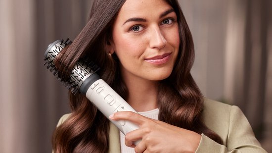 Philips Air Styler der 7000er-Serie – Föhnbürste – Für glänzendes, gesundes Haar mit viel Volumen – BHA710/00