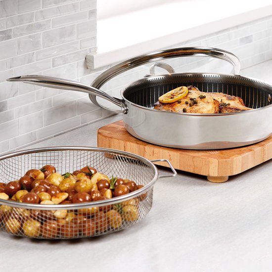 LIVINGTON Titan Pan – beschichtete Edelstahlpfanne (28 cm) mit diamantbeschichteter Antihaftschicht – ofenfeste, hohe Pfanne für alle Herdarten