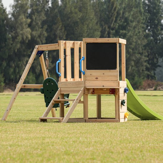 AXI Timo Mini-Spielgerät mit Babyschaukel, Kletterwand und Kreidetafel – Rote Rutsche – FSC-Holz – Kleines Spielgerät für den Garten / den Außenbereich