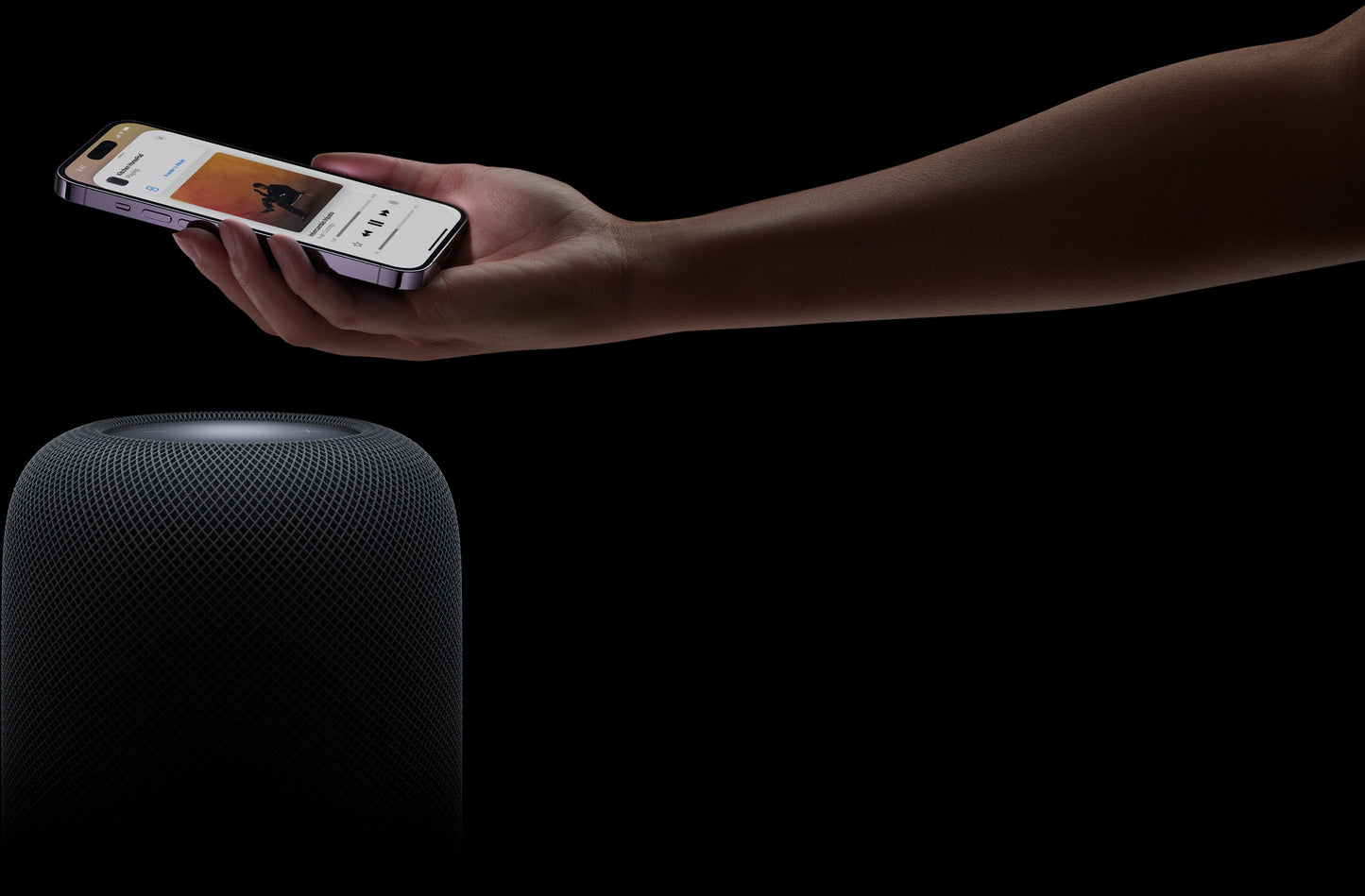 Apple HomePod Midnight - Leistungsstarker intelligenter Lautsprecher - Tiefer Klang - 168 x 142 mm - Schwarz