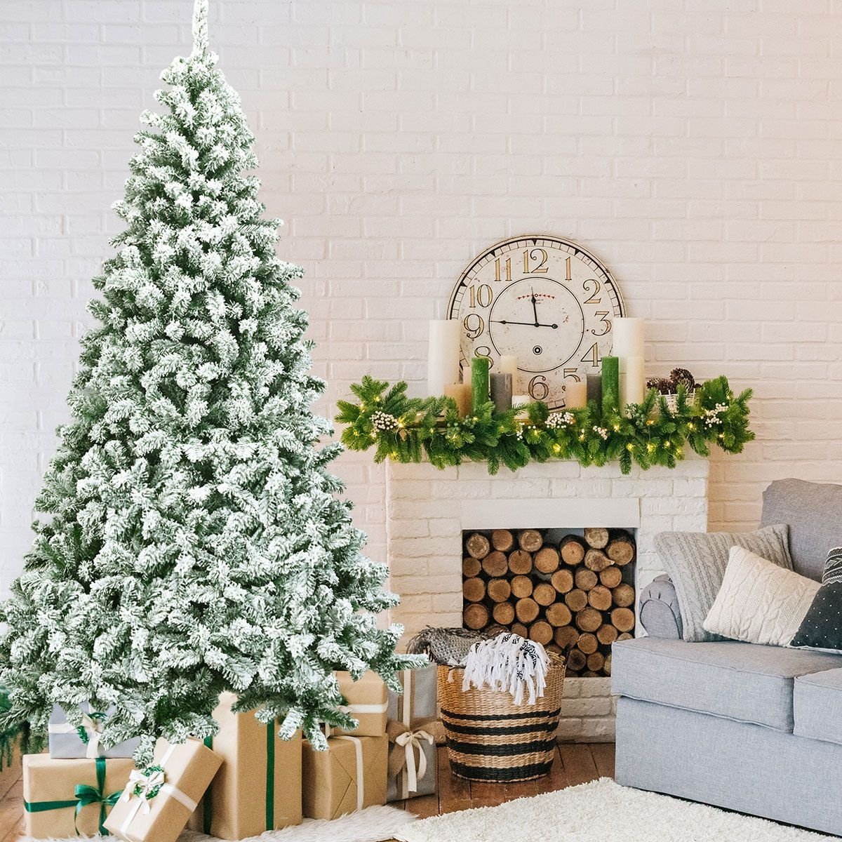 Coast Weihnachtsbaum mit Schnee - 225 cm - 1364 Zweige - Weiß/Grün