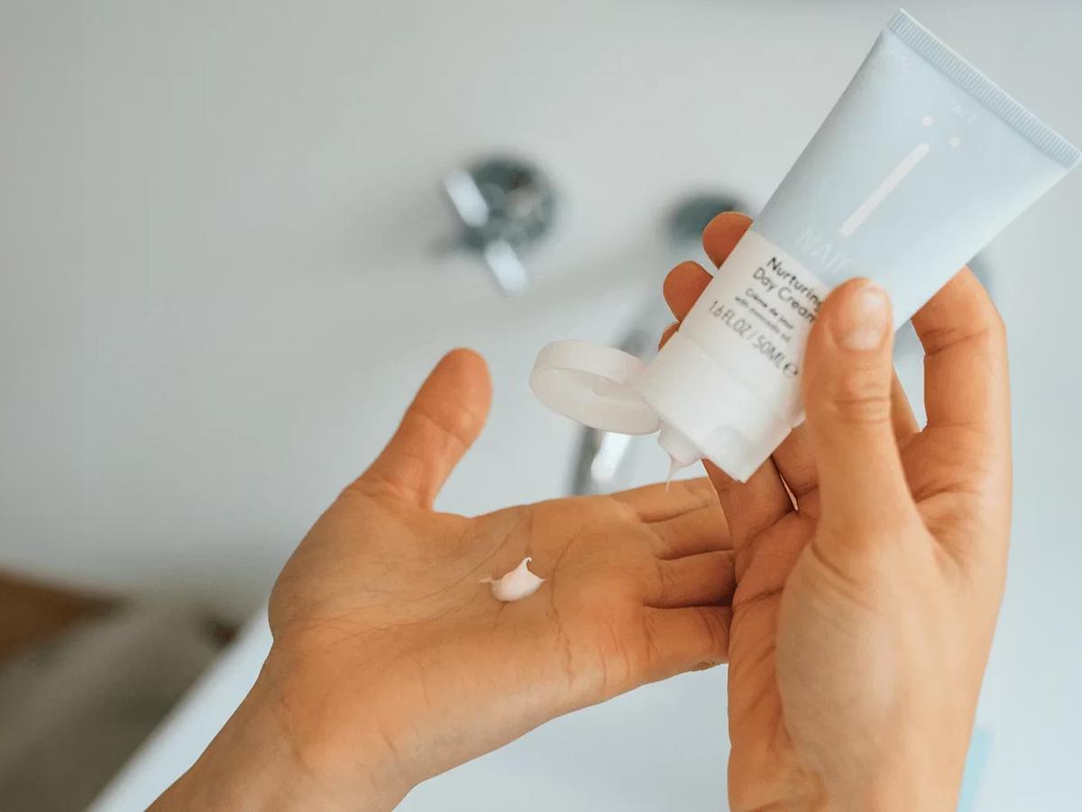 Naïf Schützende Tagescreme – Feuchtigkeitsspendend und beruhigend – 50 ml