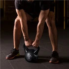 Yaheetech Kettlebell 10 kg - 26 x 22 x 30 cm - mit breitem ergonomischem Griff und flacher Basis und bodenschonender Kunststoffschale - für Krafttraining und Heimgebrauch - schwarzer Kunststoff und Beton