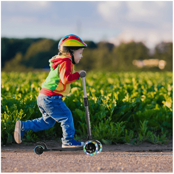 LifeGoods HappyStep - Kinder-Roller - Schritt 2-5 Jahre - 3 leuchtende Räder - Jungen/Mädchen - Schwarz